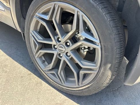 Certified 2025 Nissan Kicks SR FWD image 7