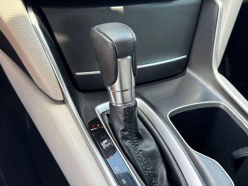 Used 2018 Honda Accord LX image 29