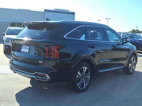Used 2023 Kia Sorento EX AWD/4WD image 4