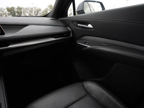 Certified 2025 Cadillac XT4 Premium Luxury image 8