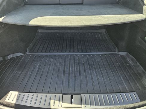 Used 2022 Tesla Model S image 32