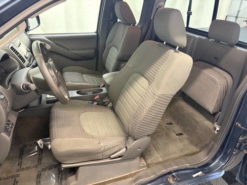 Used 2014 Nissan Frontier SV AWD/4WD image 18
