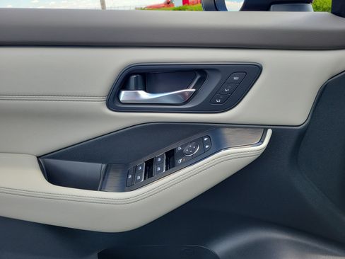Certified 2023 Nissan Rogue SL w/ SL Premium Package FWD image 17