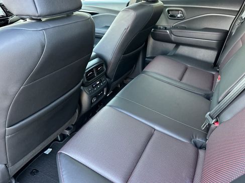 Certified 2024 Honda Ridgeline Black Edition image 13