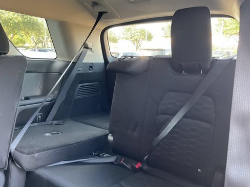 Used 2025 Nissan Pathfinder SV FWD image 11