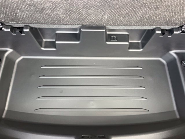 New 2027 Chevrolet Traverse RS w/ LPO, Floor Liner Package FWD image 7
