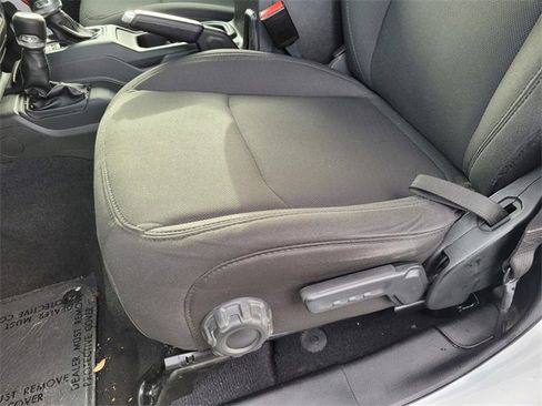 Used 2023 Jeep Gladiator Overland image 17