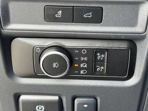Used 2024 Ford Expedition XLT RWD image 41