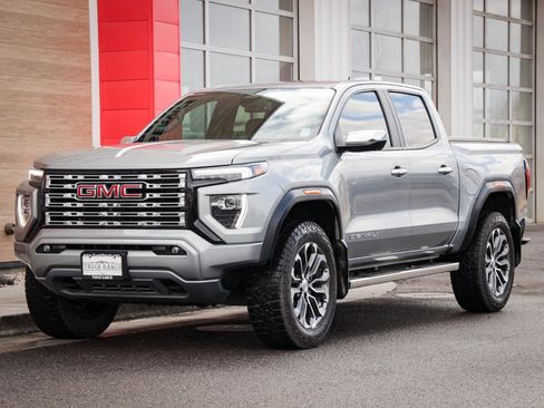 Used 2023 GMC Canyon Denali image 9