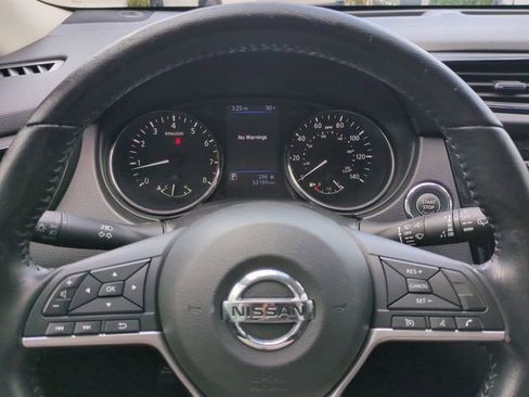 Used 2020 Nissan Rogue SV FWD image 30