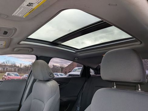 Used 2018 Chevrolet Malibu LT image 14