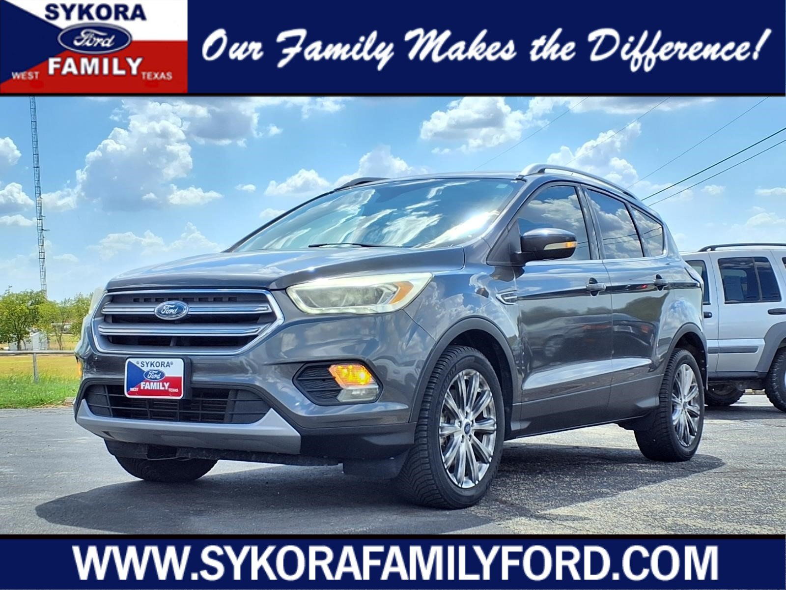 Used 2017 Ford Escape Titanium FWD image 1