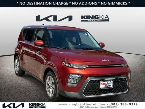 Used 2022 Kia Soul LX FWD image 1