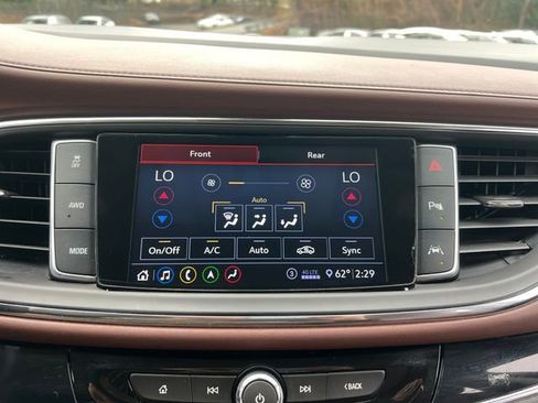 Used 2021 Buick Enclave Avenir w/ Avenir Technology Package AWD/4WD image 26