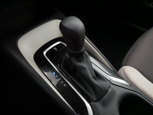 Certified 2025 Toyota Corolla LE image 24