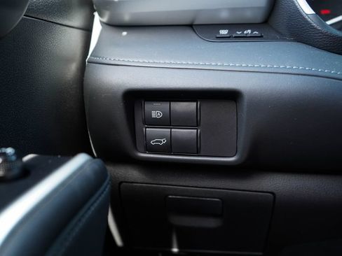 Used 2022 Toyota Highlander XLE FWD image 31