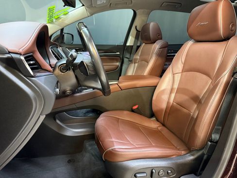 Used 2021 Buick Enclave Avenir w/ Avenir Technology Package image 5