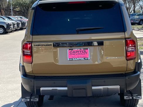 Used 2024 Toyota Land Cruiser image 5