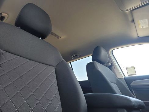 Used 2018 Volkswagen Atlas S image 17