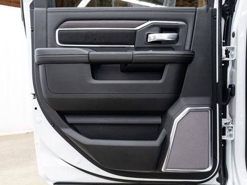New 2026 RAM 3500 Laramie AWD/4WD image 29