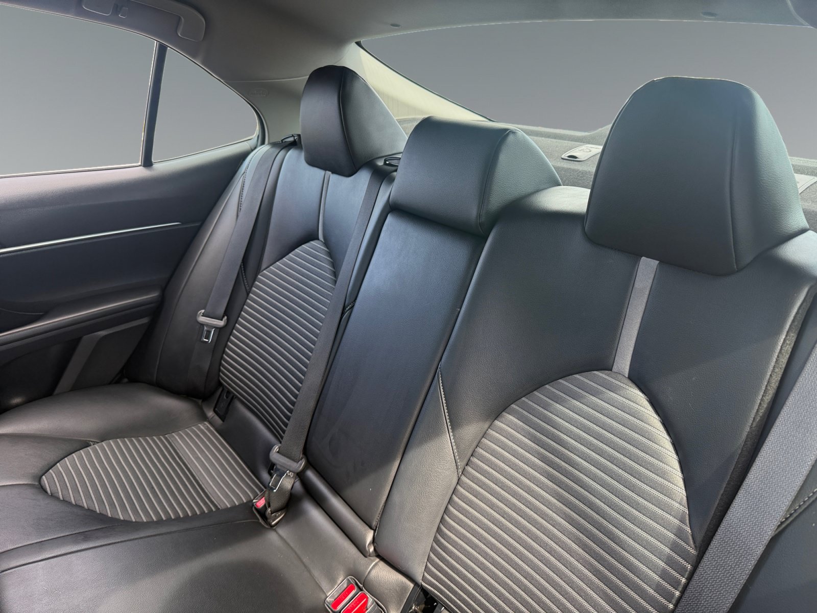 Used 2024 Toyota Camry SE FWD image 13