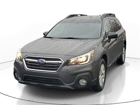 Used 2018 Subaru Outback 2.5i Premium image 2