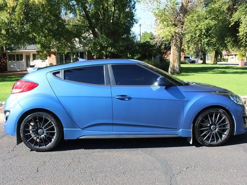 Used 2016 Hyundai Veloster Rally Edition image 3