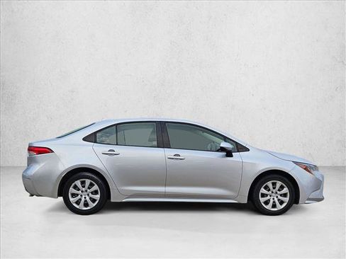 Used 2020 Toyota Corolla LE image 4