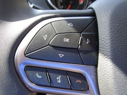 Used 2021 Jeep Cherokee Sport w/ Popular Appearance Group AWD/4WD image 14