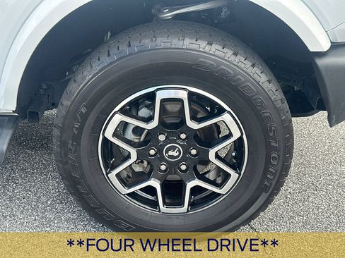 Certified 2025 Ford Bronco Outer Banks AWD/4WD image 14