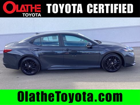 Certified 2025 Toyota Camry SE image 1