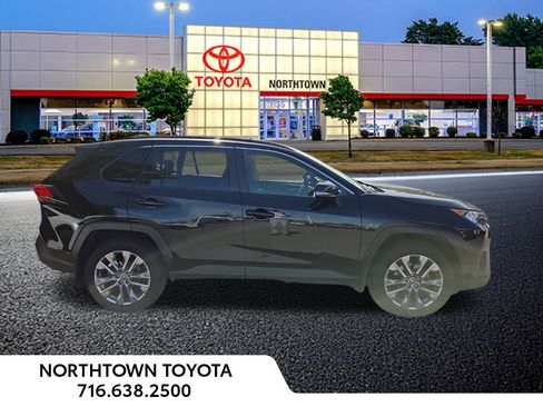 Used 2019 Toyota RAV4 XLE Premium image 5