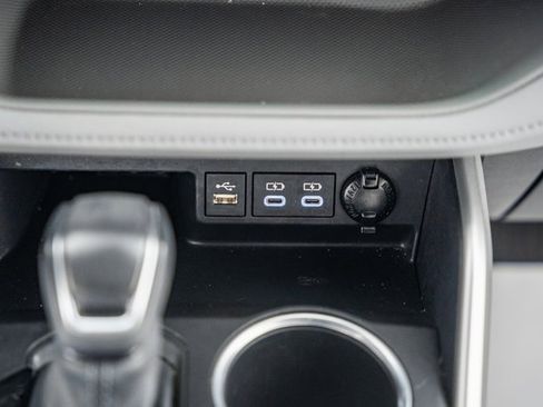 Certified 2023 Toyota Highlander LE image 26