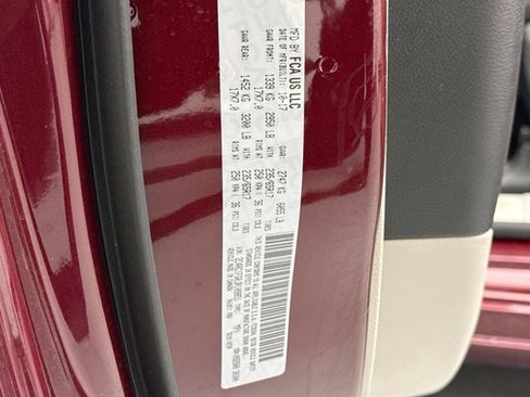 Used 2018 Chrysler Pacifica Touring Plus image 21