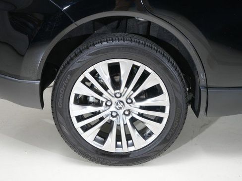 Used 2021 Toyota Venza XLE image 29