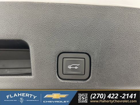 Used 2025 Chevrolet Traverse LT w/ Driver Confidence Package FWD image 20