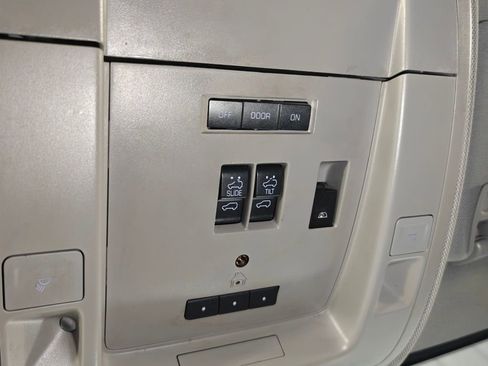 Used 2017 GMC Sierra 2500 Denali w/ Suspension Package, Off-Road AWD/4WD image 13