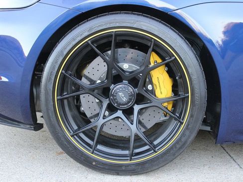 Used 2025 Porsche 718 Cayman GT4 RS image 30