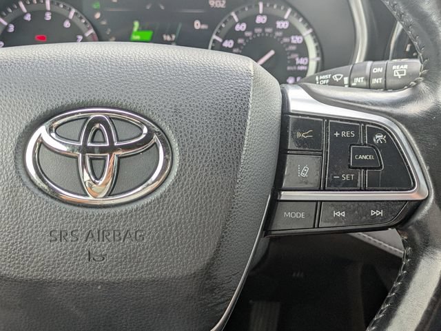 Used 2021 Toyota Highlander XSE AWD/4WD image 18