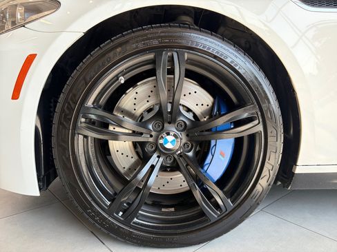 Used 2016 BMW M5 RWD image 11