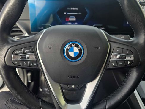 Used 2023 BMW i4 eDrive40 image 24