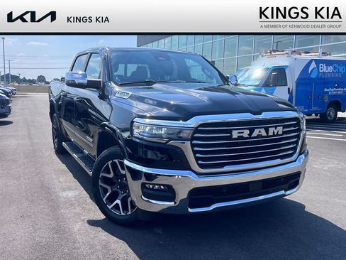 Used 2025 RAM 1500 Laramie AWD/4WD image 1