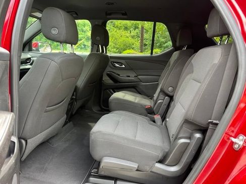 Used 2023 Chevrolet Traverse LT AWD/4WD image 16