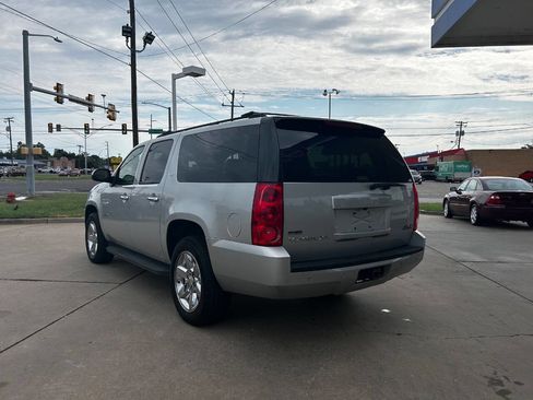 Used 2010 GMC Yukon XL SLT w/ Regional Value Package image 4