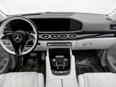 Used 2024 Mercedes-Benz Maybach GLS 600 4MATIC image 11