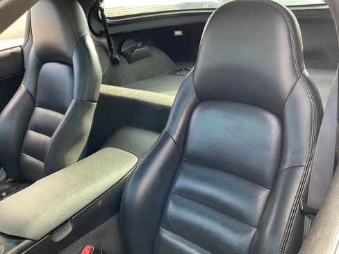 Used 2005 Chevrolet Corvette Coupe w/ Preferred Equipment Group RWD image 49