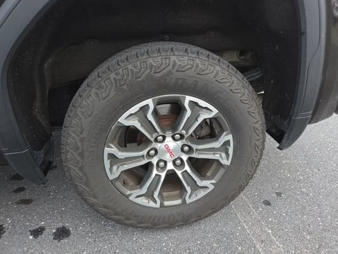 Used 2020 GMC Sierra 1500 SLE w/ SLE Value Package AWD/4WD image 30