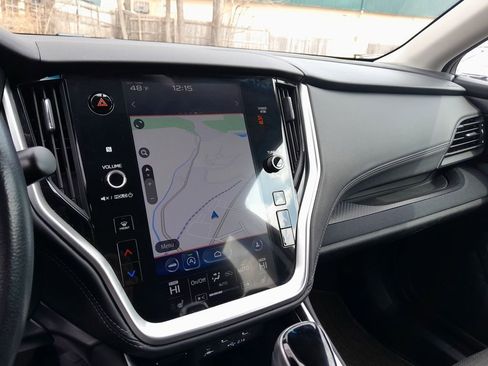 Used 2022 Subaru Outback Premium image 21