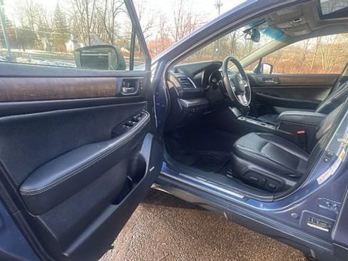 Used 2017 Subaru Outback 2.5i Limited image 28
