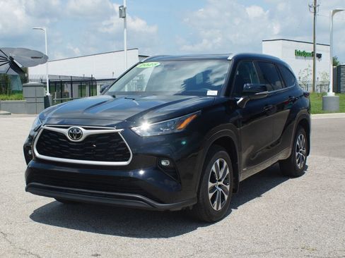 Certified 2026 Toyota Highlander XLE AWD/4WD image 27